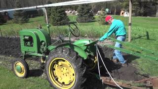 Plowing with the 1949 John Deer L