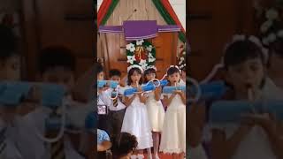 Anak-anak main pianika-Feliz Navidad