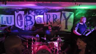 #RLive Hard To Handle cover by Red Leaf The Band live at The Blueberry #Norwich